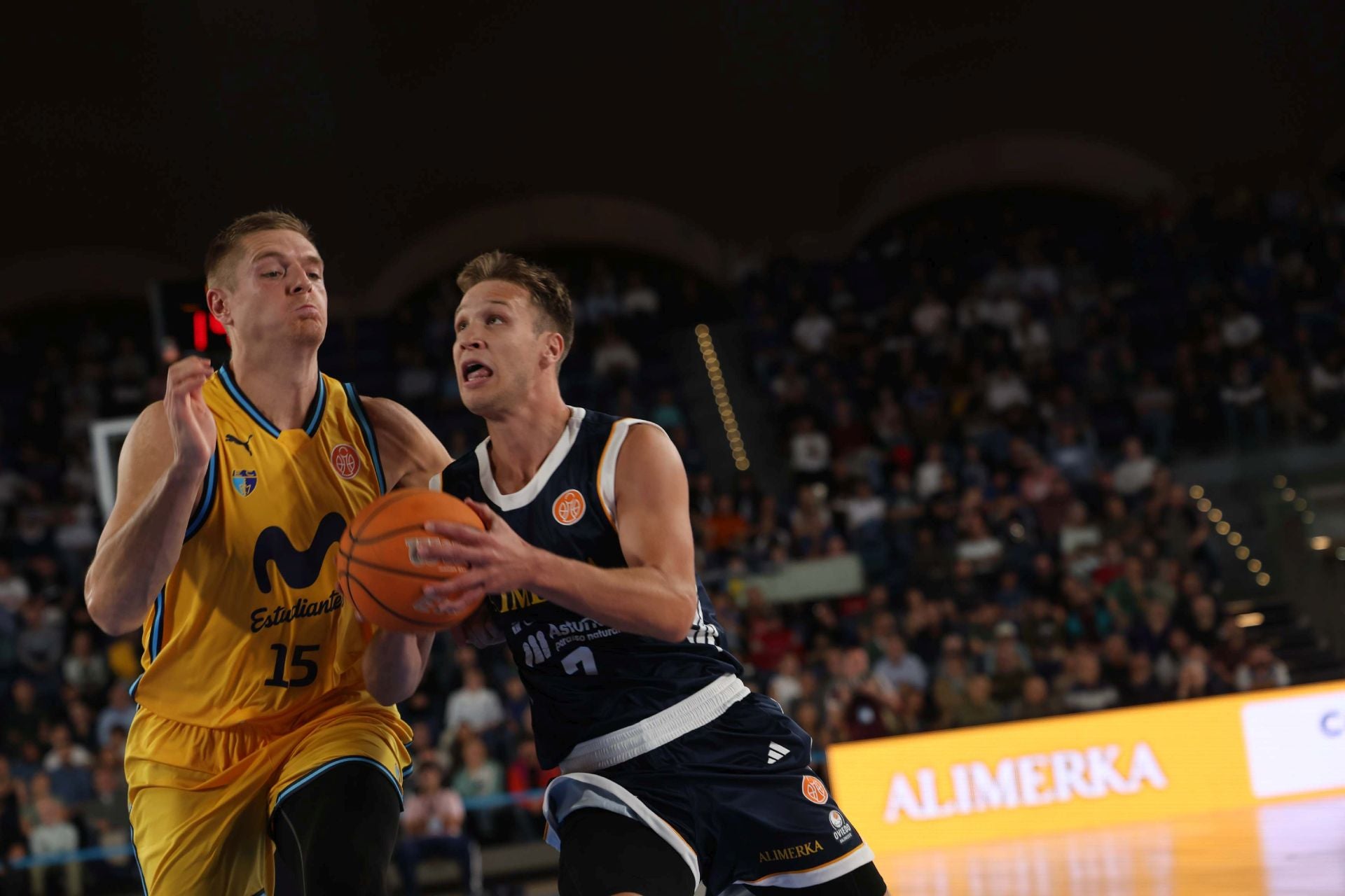 El Alimerka Oviedo Baloncesto debuta con derrota en el Palacio de los Deportes