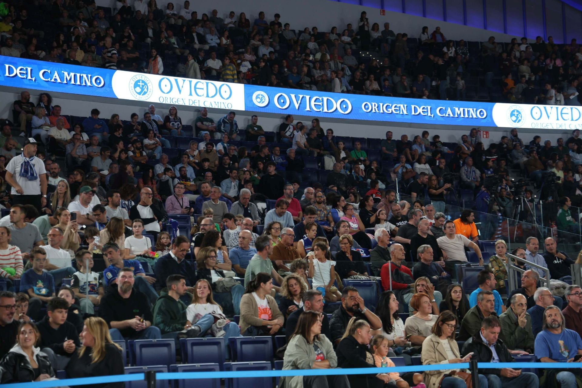 El Alimerka Oviedo Baloncesto debuta con derrota en el Palacio de los Deportes