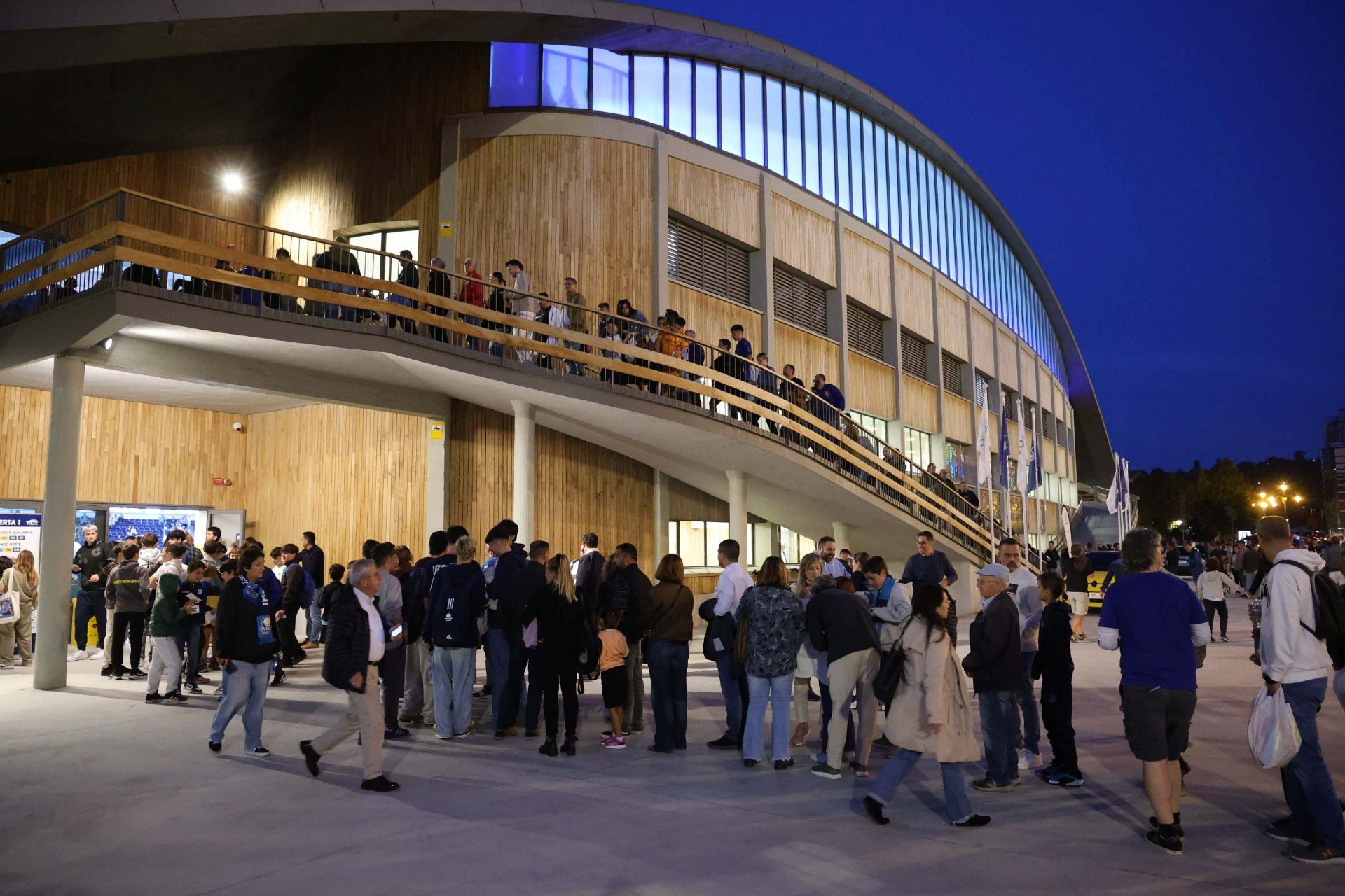 El Alimerka Oviedo Baloncesto debuta con derrota en el Palacio de los Deportes