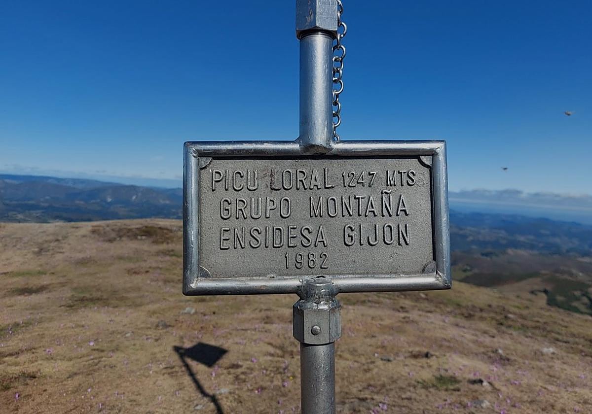 La cima del Picu Loral.