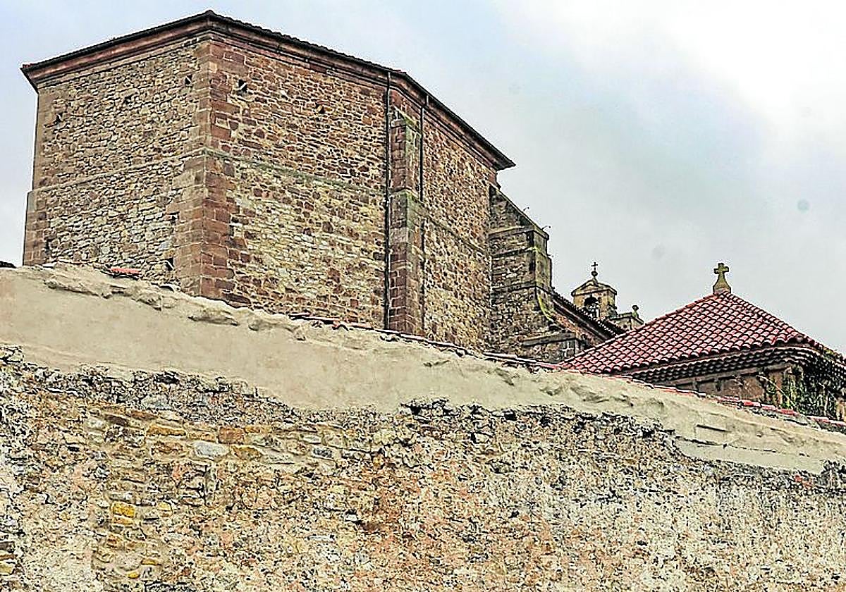 Los restos de la muralla que estaban tras los edificios afloraron gracias a la inversión de la Mancomunidad a través del plan de sostenibilidad.