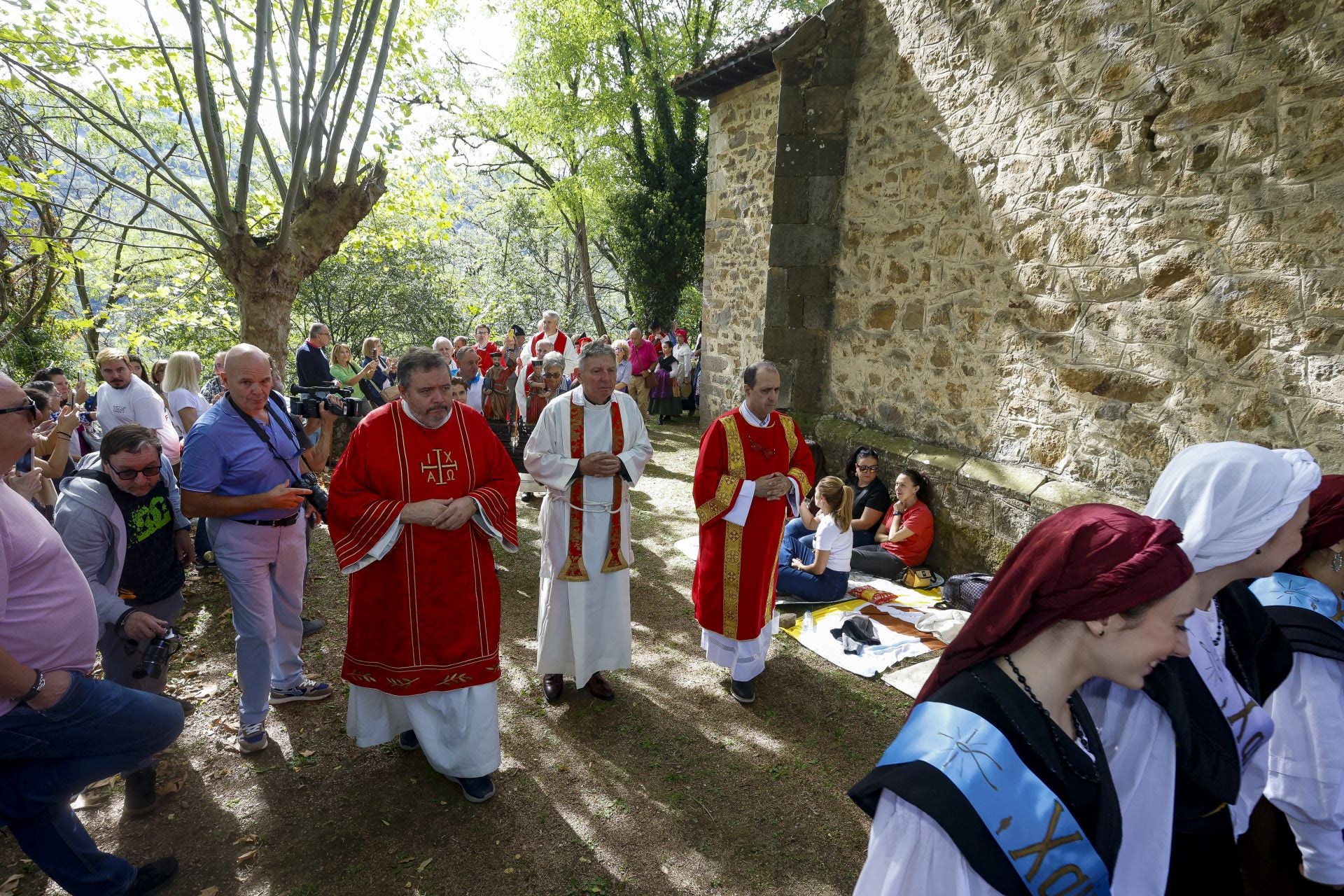 Los Mártires de Valdecuna llenan Mieres de tradición y celebración