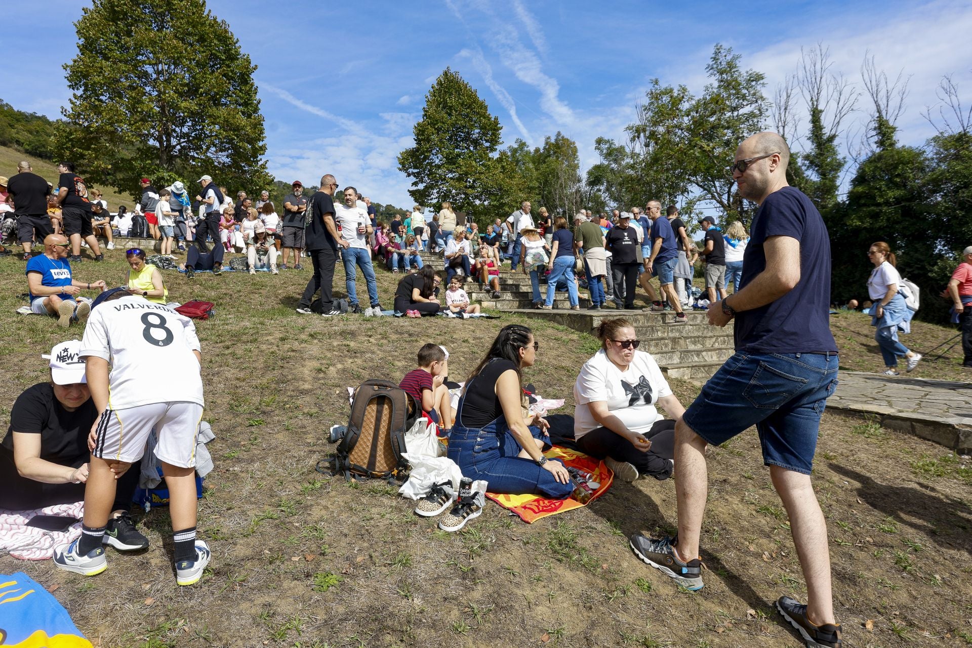 Los Mártires de Valdecuna llenan Mieres de tradición y celebración