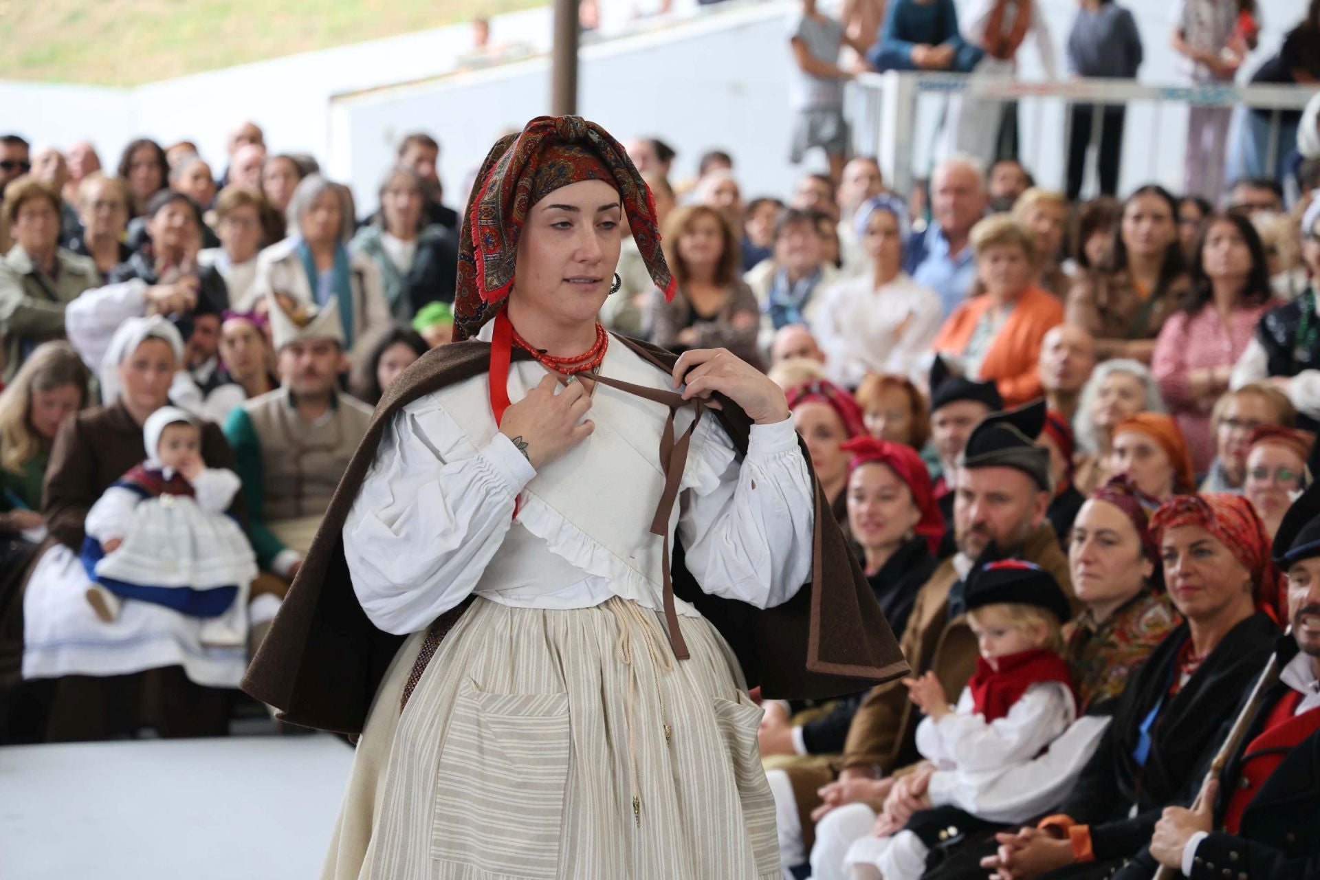 Los trajes regionales, de pasarela en Grado