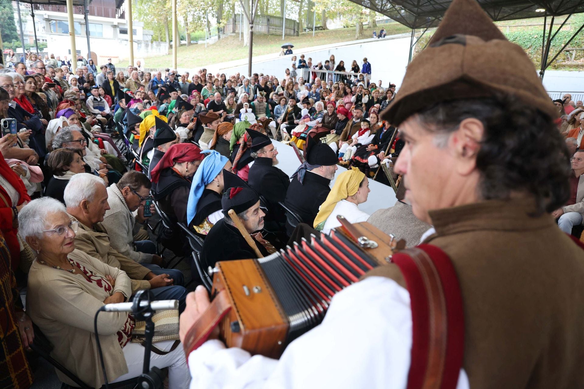Los trajes regionales, de pasarela en Grado