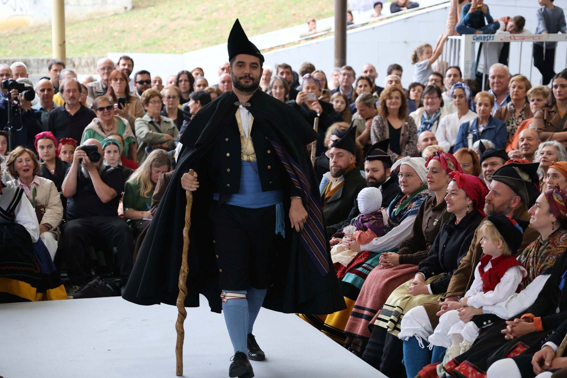 Los trajes regionales, de pasarela en Grado
