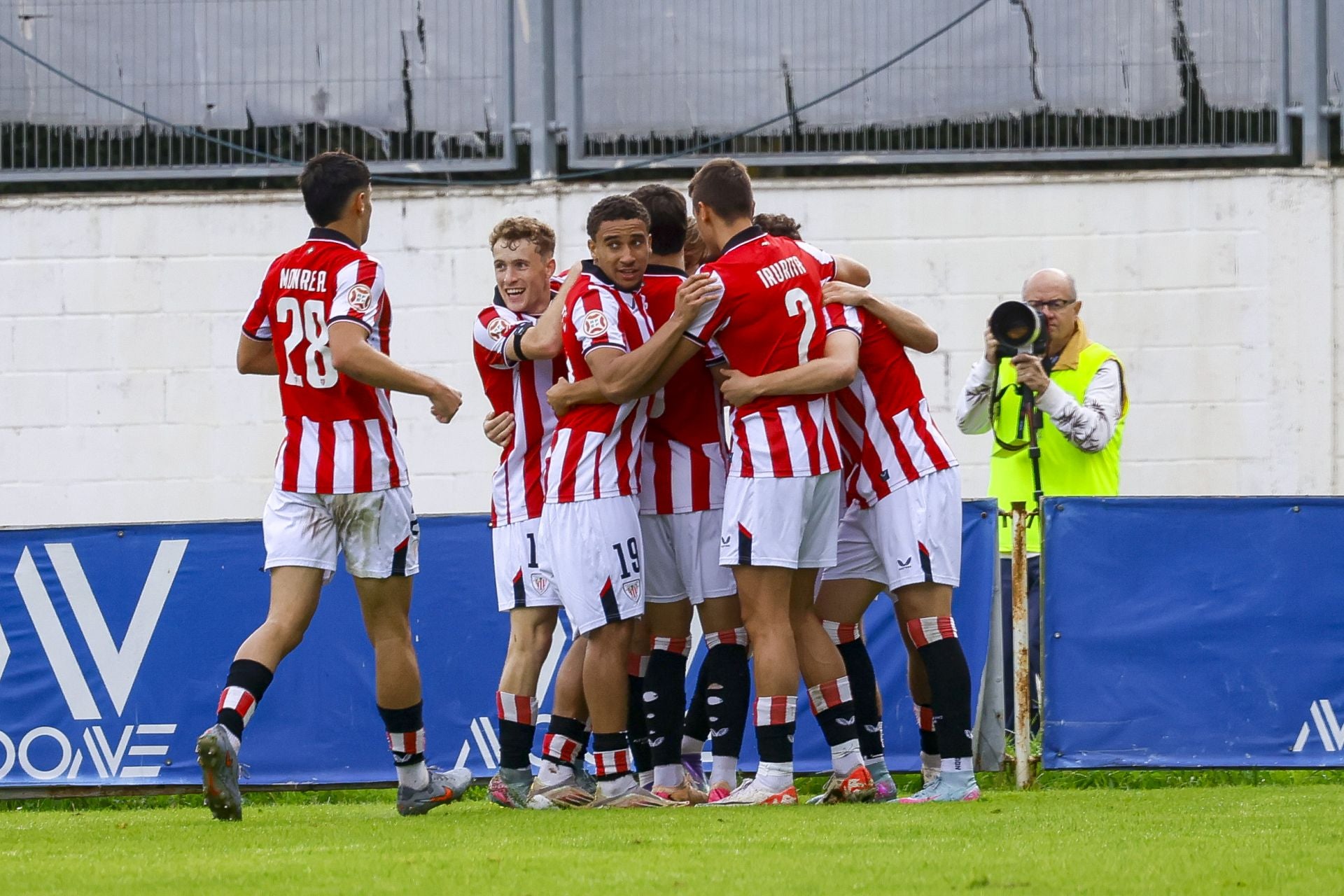 Las imágenes de la remontada del Real Avilés ante el Bilbao Athletic