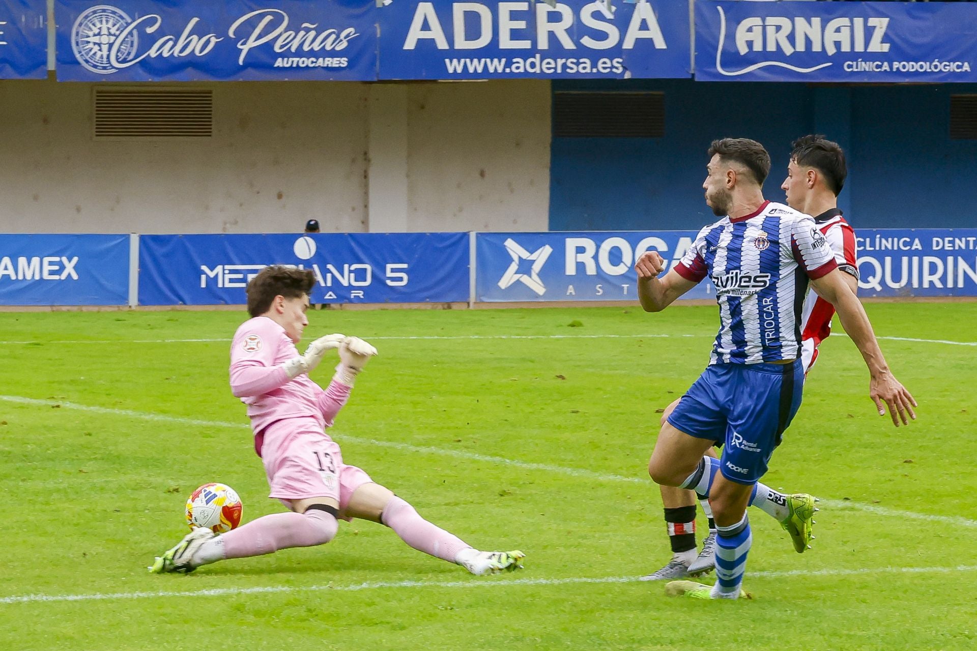 Las imágenes de la remontada del Real Avilés ante el Bilbao Athletic