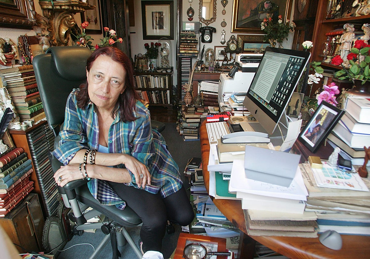 La escritora gijonesa.