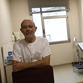 Imagen - El doctor Felipe Rodríguez Gordaliza y Mar Morán, jefa de administración, llevan en él desde el primer día