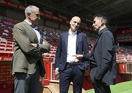 Joaquín y David Guerra, con Garitano, durante la presentación del técnico.