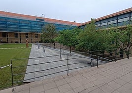 Configuración actual del patio interior, donde destaca una rampa que servirá de base para las gradas.