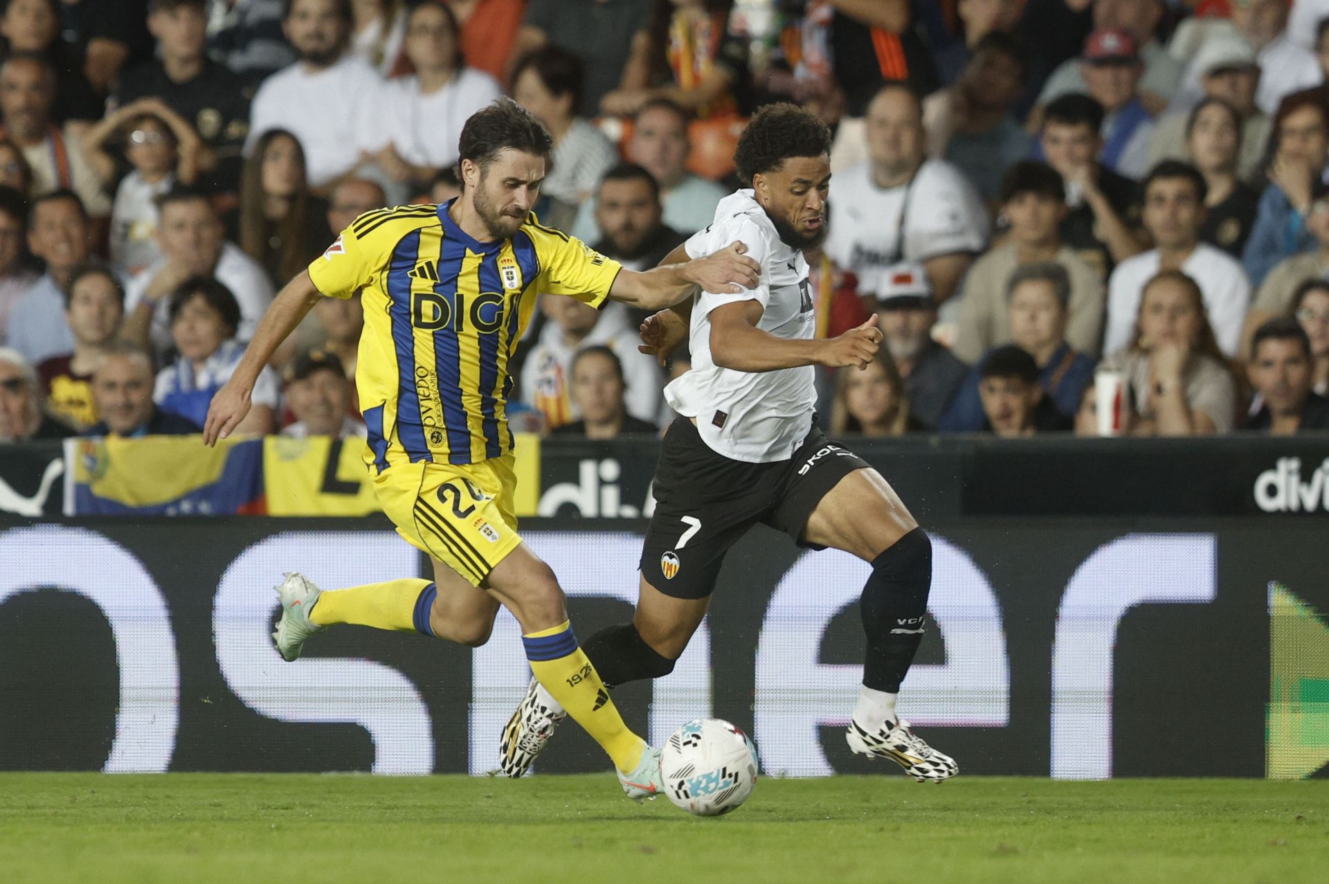 Las mejores jugadas de la remontada del Real Oviedo en Valencia