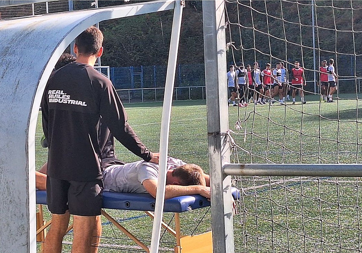 Cayarga, tras caer lesionado en el entrenamiento del sábado.