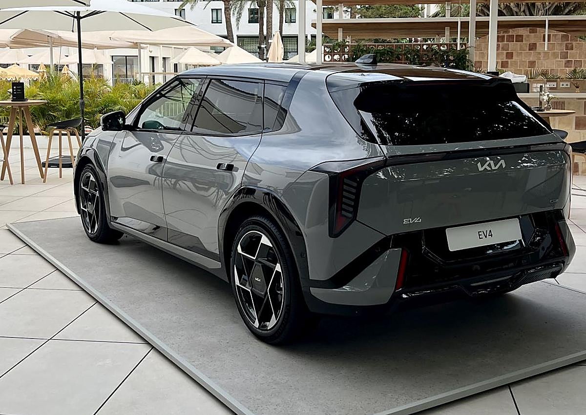 Imagen secundaria 1 - El Kia EV4 a la venta desde 26.400 euros