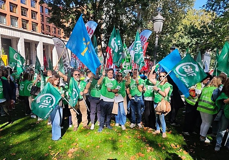 La delegación liderada por CSIF, en la movilización celebrada hoy en Madrid.