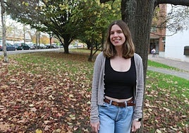 La escritora nun requexude Xixón,la ciudá na quevive.