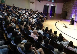 El público asistente al Congreso llenó las butacas de la sala de cámara del Auditorio Príncipe Felipe de Oviedo.
