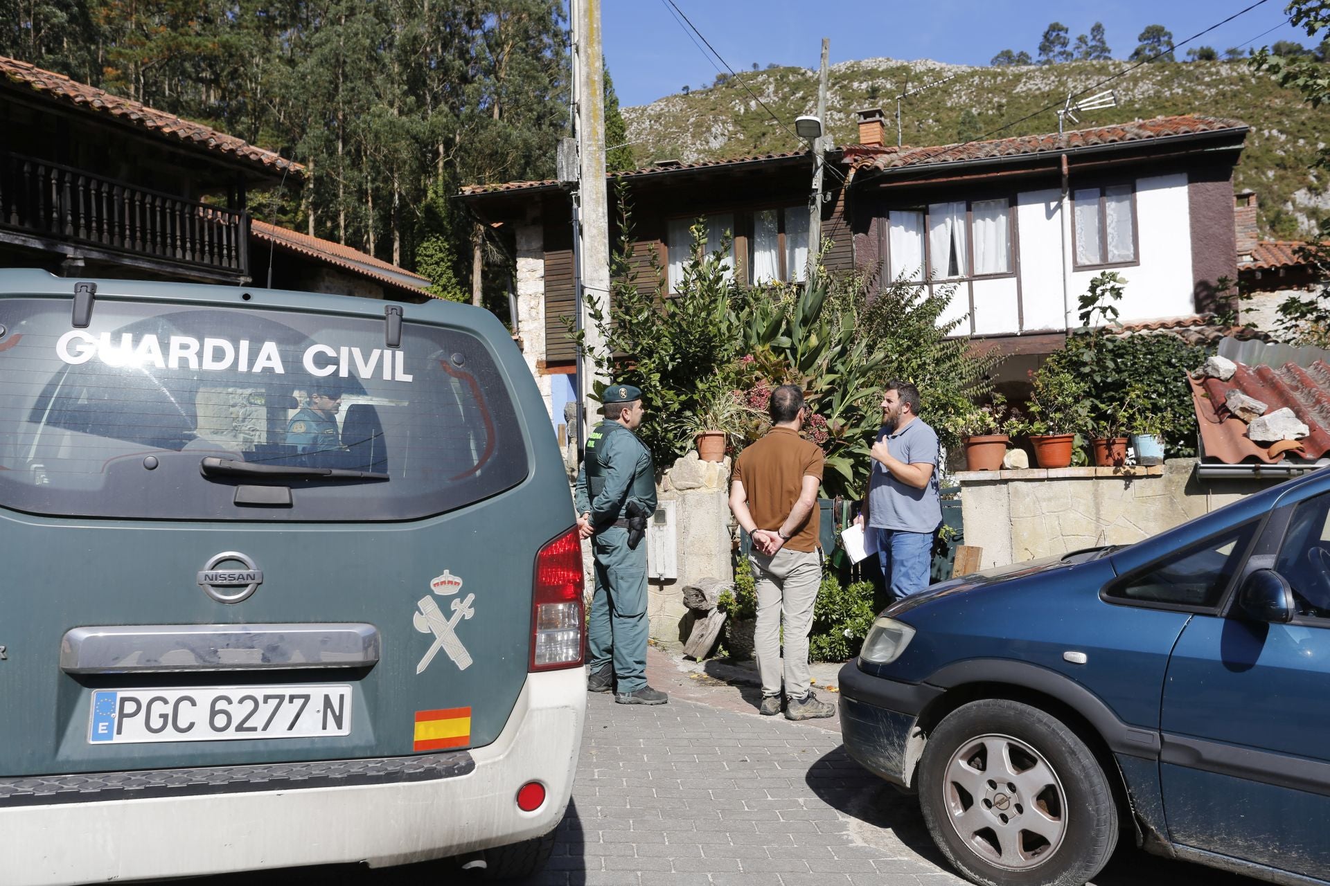 Requisan los animales del ganadero asesinado en Ribadesella, desatendidos por la viuda