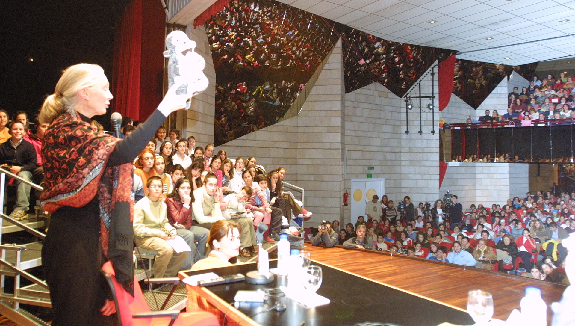 El paso de Jane Goodall por Asturias, en imágenes