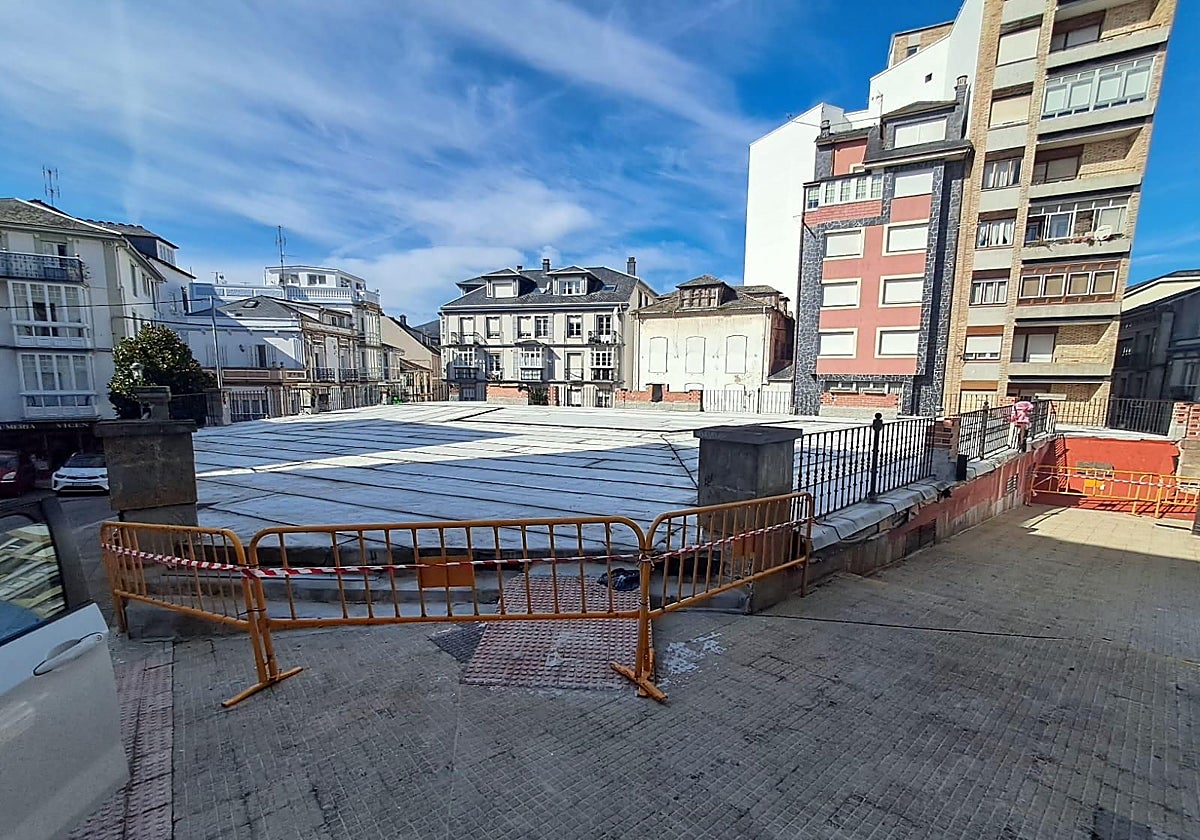 La techumbre de la plaza de abastos de la capital naviega.