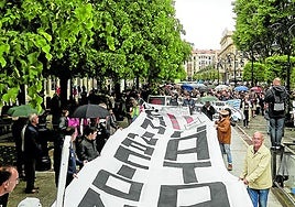 Manifestación en mayo de 2024 en Begoña contra la contaminación y por los incumplimientos con el vial de Jove.