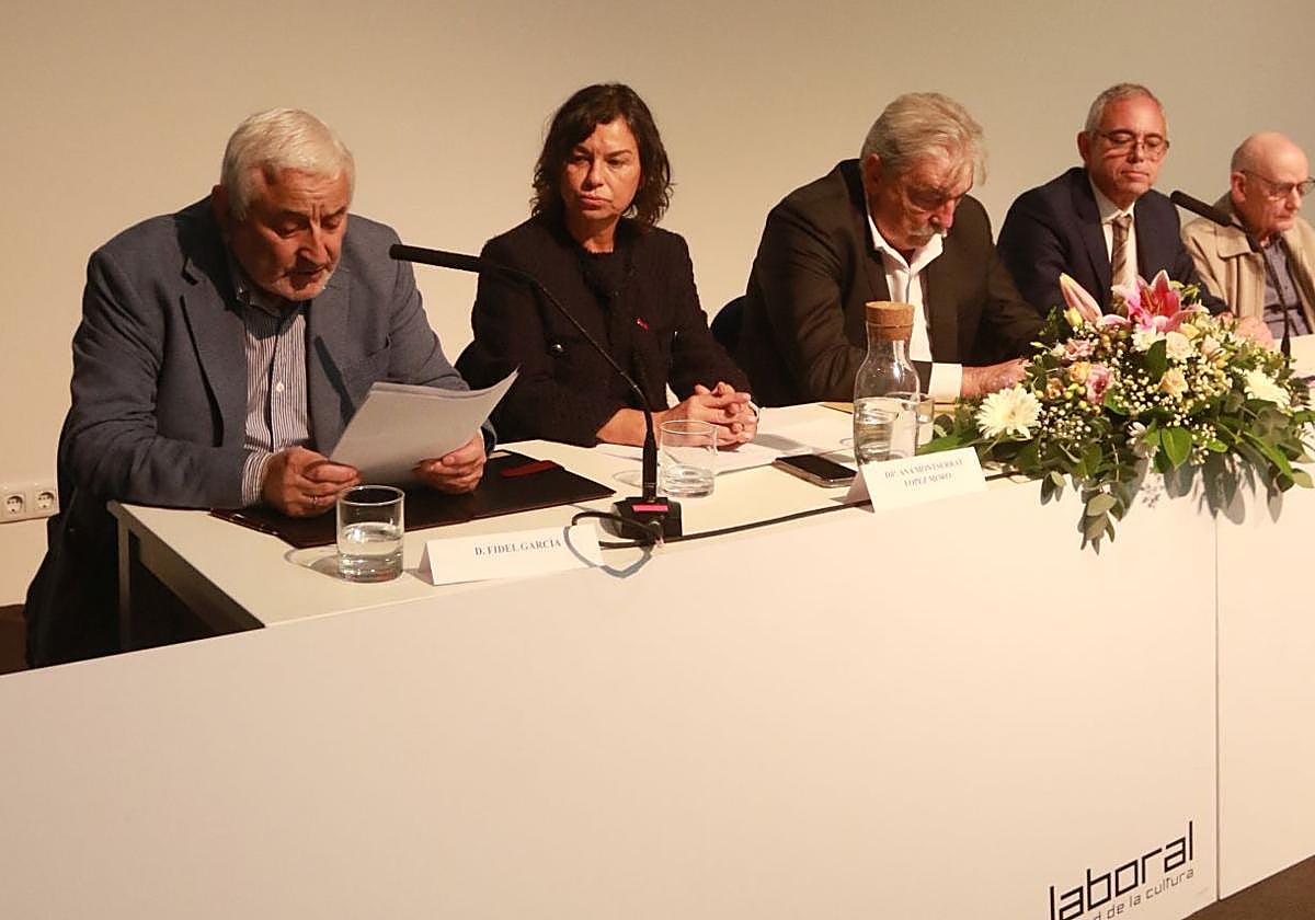 Por la izquierda, Fidel García, Montserrat López, Manuel Nevares, Julio Vallaure y José Murall.