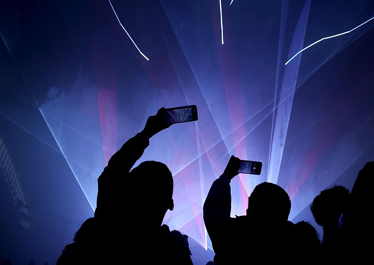 Imagen secundaria 1 - Noche Blanca, noche de multitudes en Oviedo