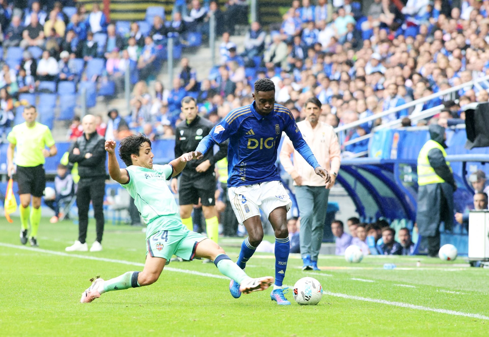 Las mejores jugadas del Real Oviedo 0-2 Levante, en imágenes