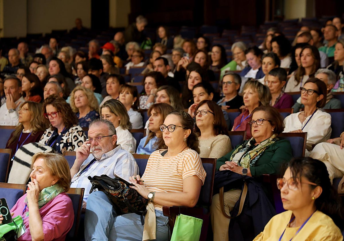 Público asistente al congreso organizado por el Teléfono de la Esperanza sobre salud emocional.