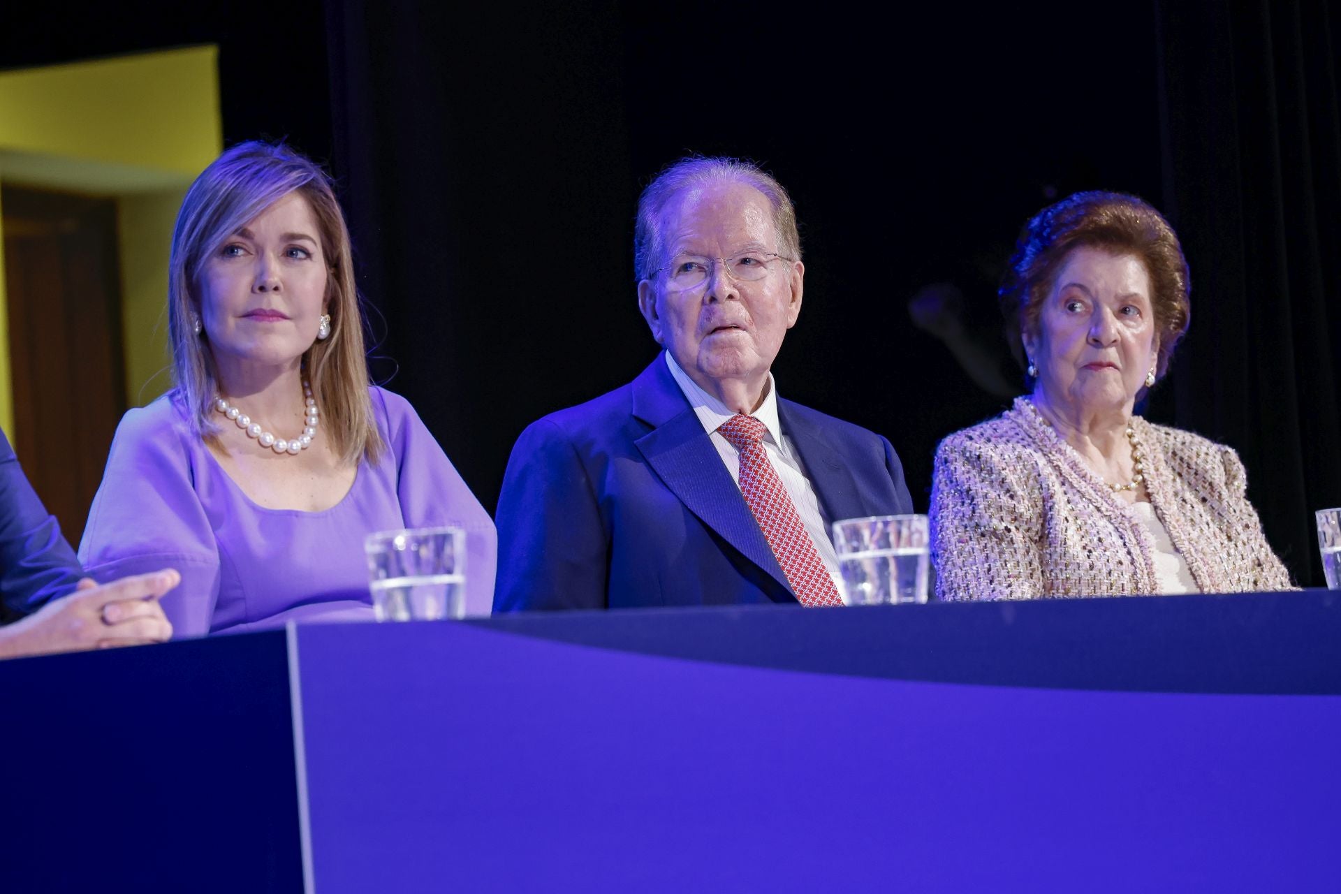 Así fue la presentación de la Fundación Corripio Alonso en el teatro Riera de Villaviciosa