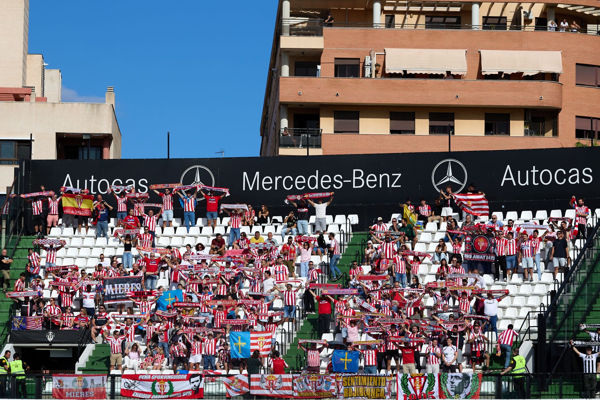 Las mejores jugadas del Castellón-Sporting, en imágenes