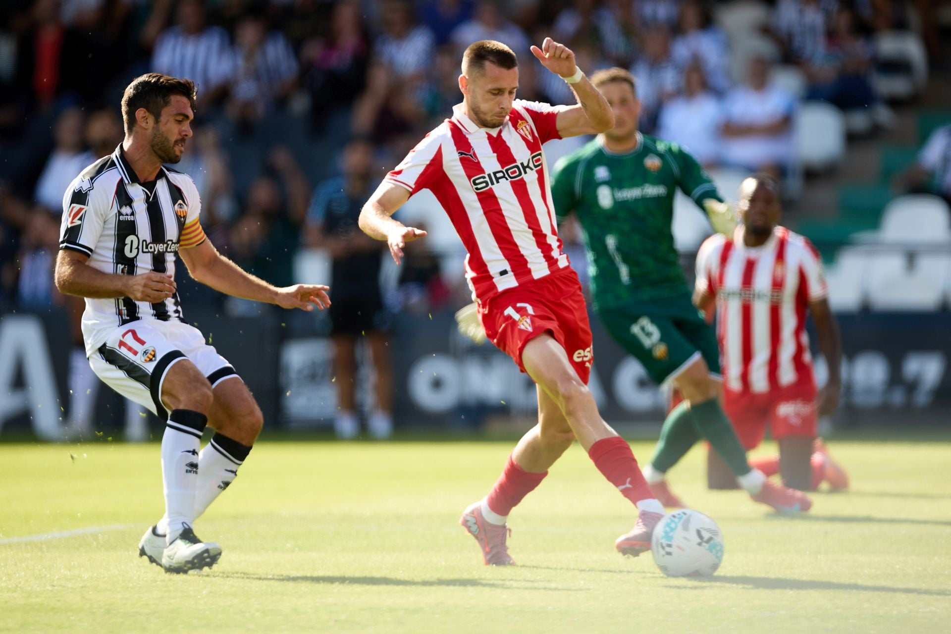 Las mejores jugadas del Castellón-Sporting, en imágenes