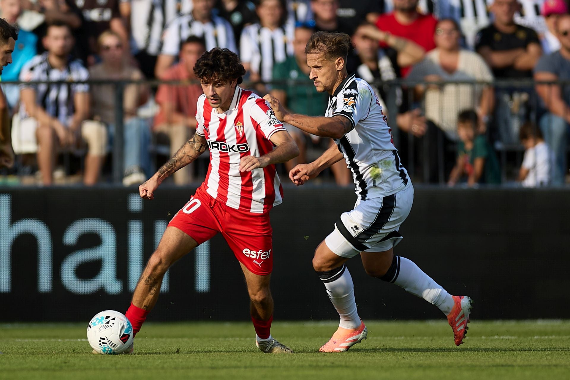 Las mejores jugadas del Castellón-Sporting, en imágenes