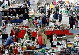 La feria del coleccionismo de Mieres logra su objetivo de fidelizar a los aficionados
