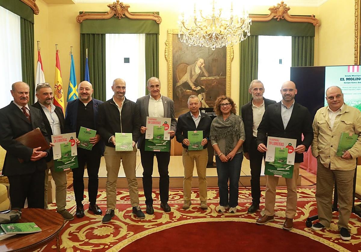 t El Salón de Recepciones fue el escenario de la presentación.