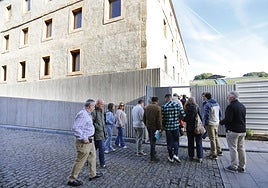 Visita a la antigua fábrica de tabacos organizada para empresas interesadas en la obra.