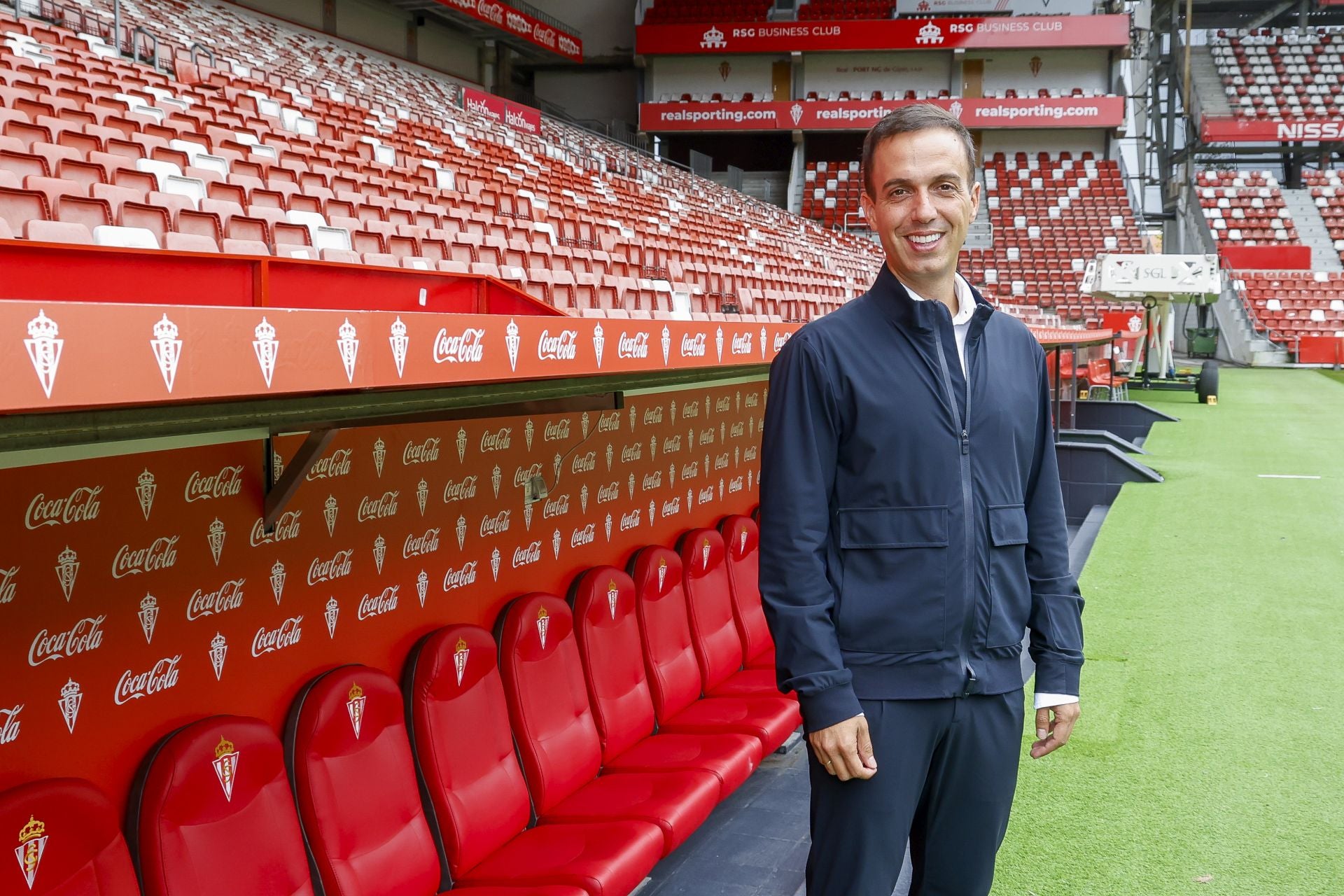 Así ha sido el primer día de Borja Jiménez, nuevo entrenador del Sporting de Gijón