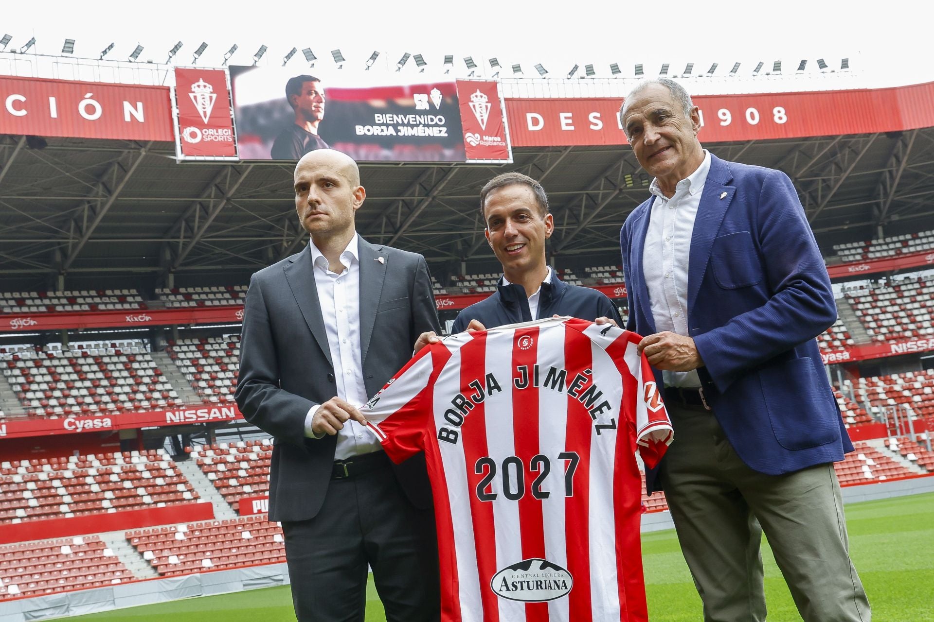 Así ha sido el primer día de Borja Jiménez, nuevo entrenador del Sporting de Gijón