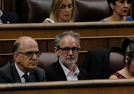 El diputado asturiano de Sumar, Rafael Cofiño, en su escaño del Congreso.