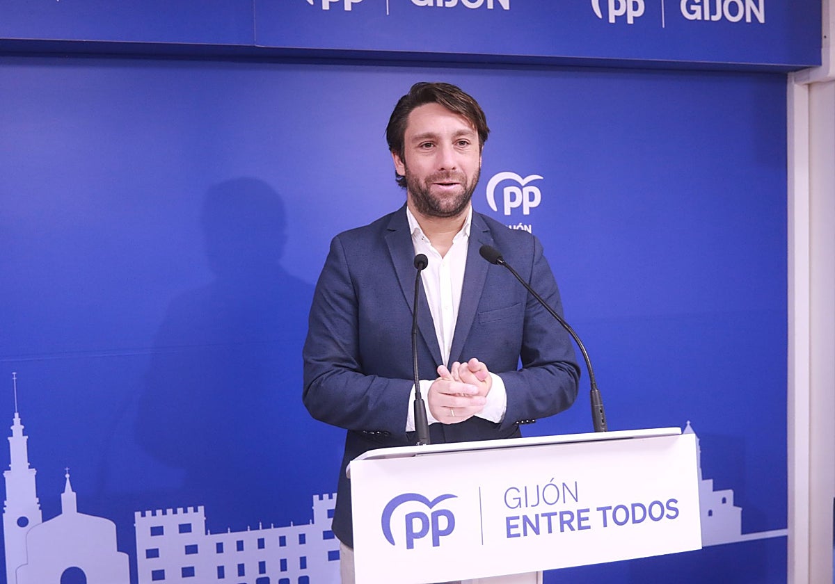 El presidente del PP de Gijón, Andrés Ruiz.