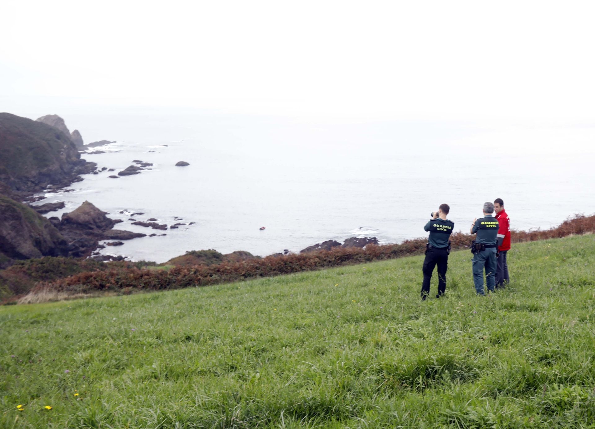 Por tierra, mar y aire: continúa la búsqueda en el Cabo Peñas de la desaparecida de 33 años