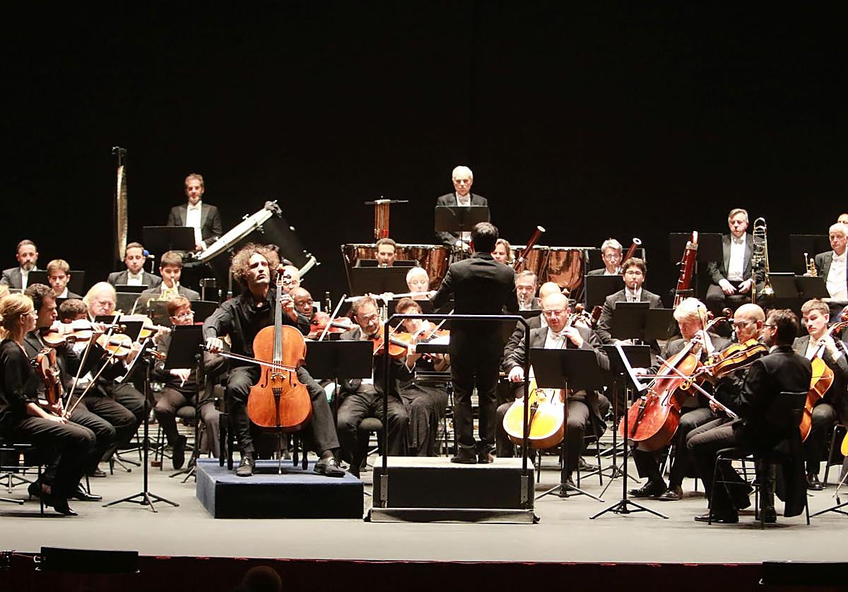 El violonchelista Nicolás Altstaedt fue el primer solista de la temporada de abono de la OSPA