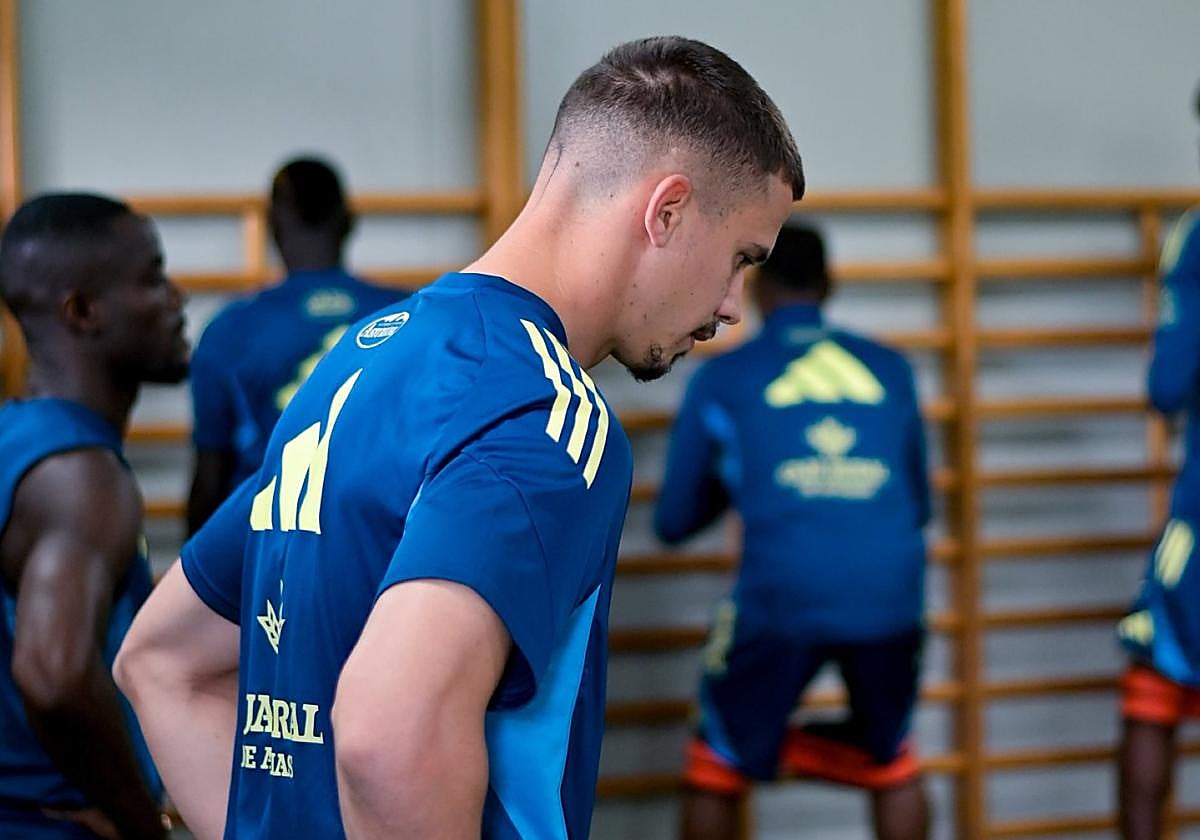 El oviedista Dendoncker, en el gimnasio.