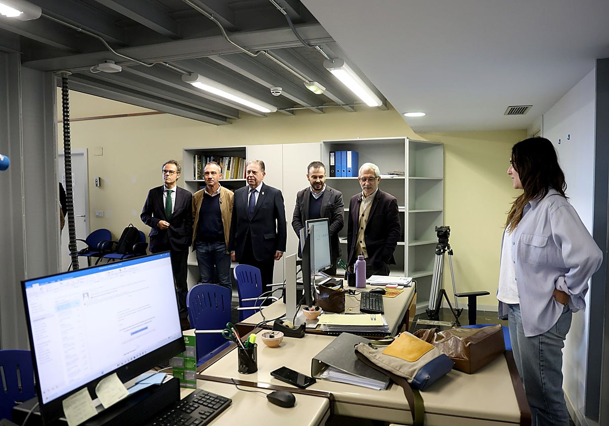 Visita oficial a la Oficina Municipal de Vivienda de Oviedo, esta semana.