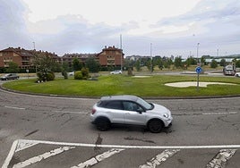 Glorieta del caballo, en el acceso a Gijón por Viesques.
