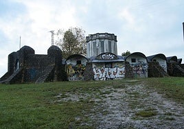 Depósito de agua de Pola de Siero, uno de los que se van a digitalizar.