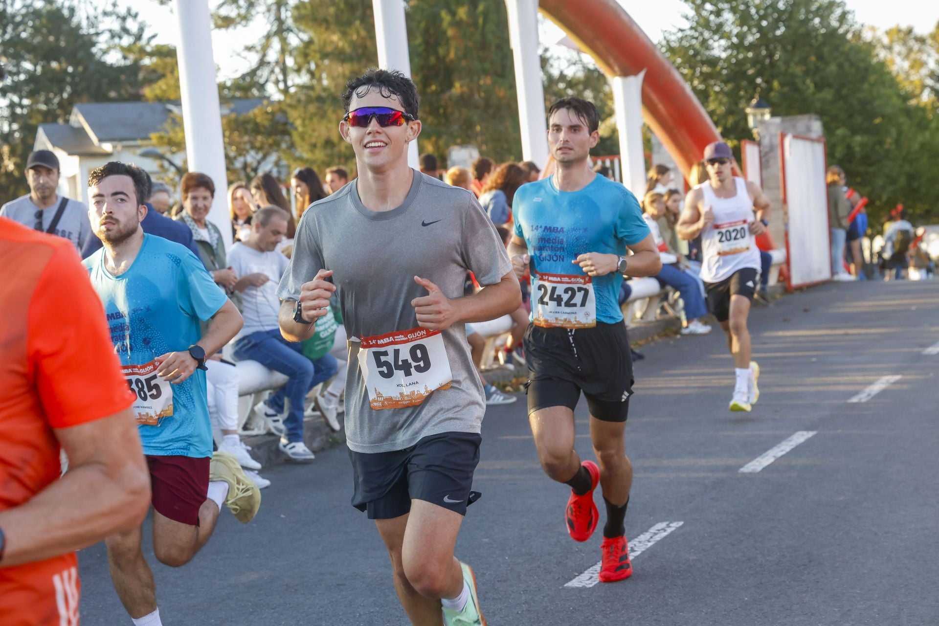 ¿Participaste en la Media Maratón de Gijón? ¡Búscate en las fotos! (2)