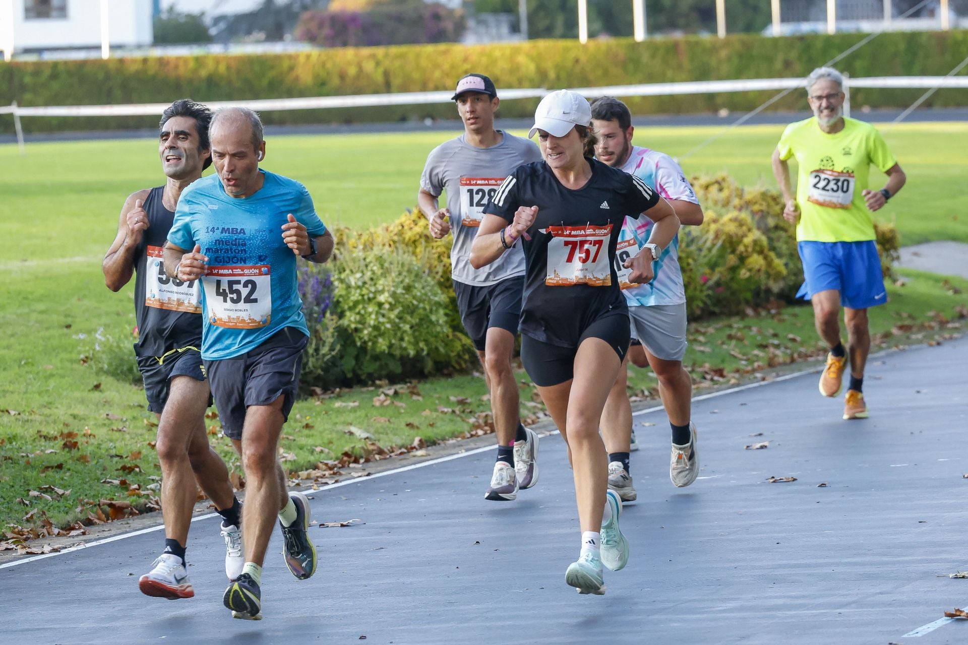 ¿Participaste en la Media Maratón de Gijón? ¡Búscate en las fotos! (2)