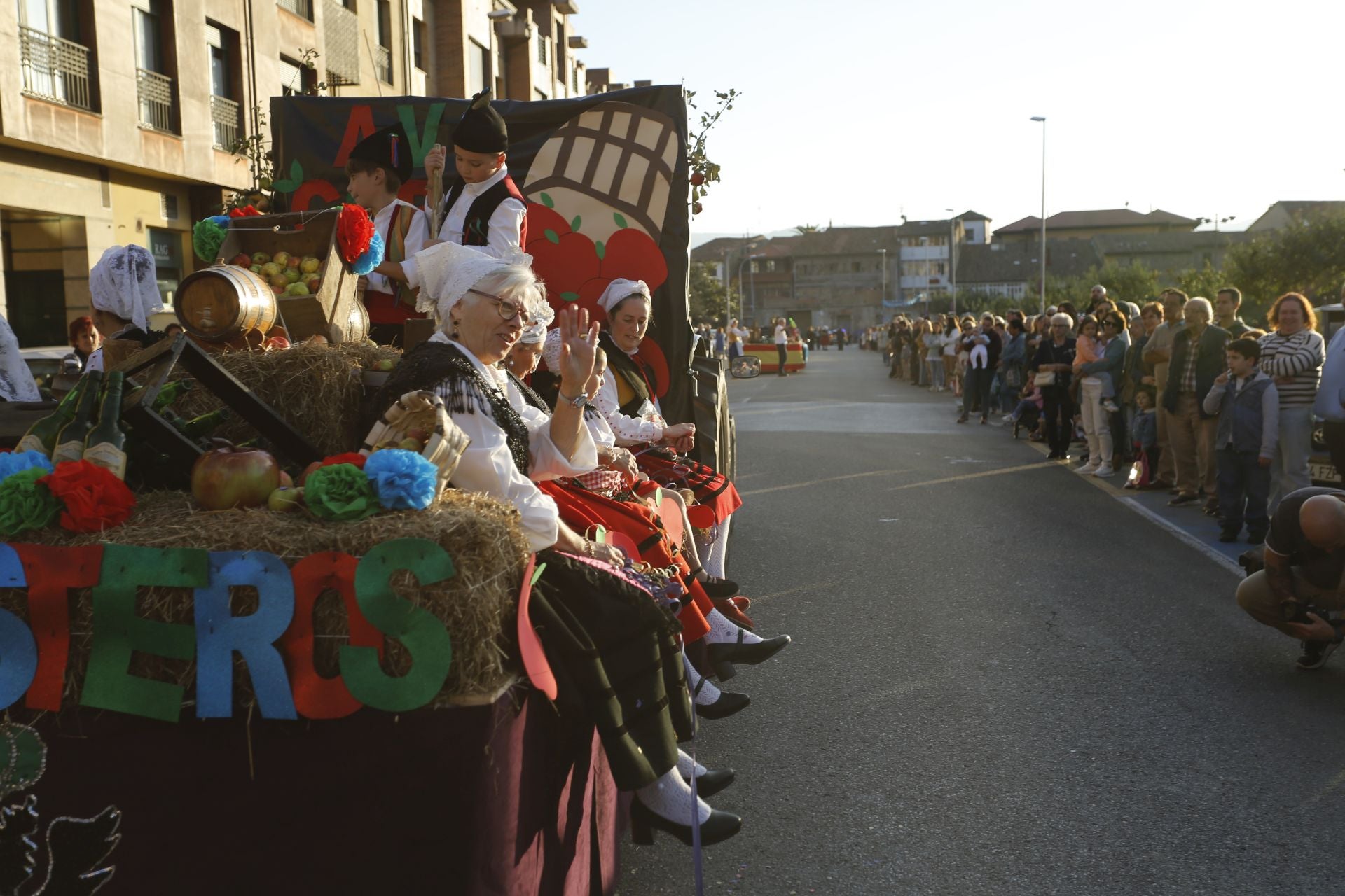 Estas son las carrozas que desfilaron en Villaviciosa